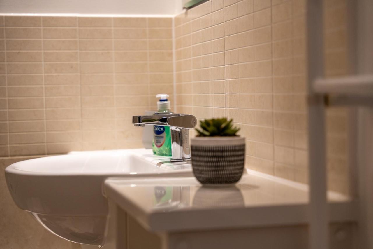 Spacious Apartment In Woking Town Centre エクステリア 写真