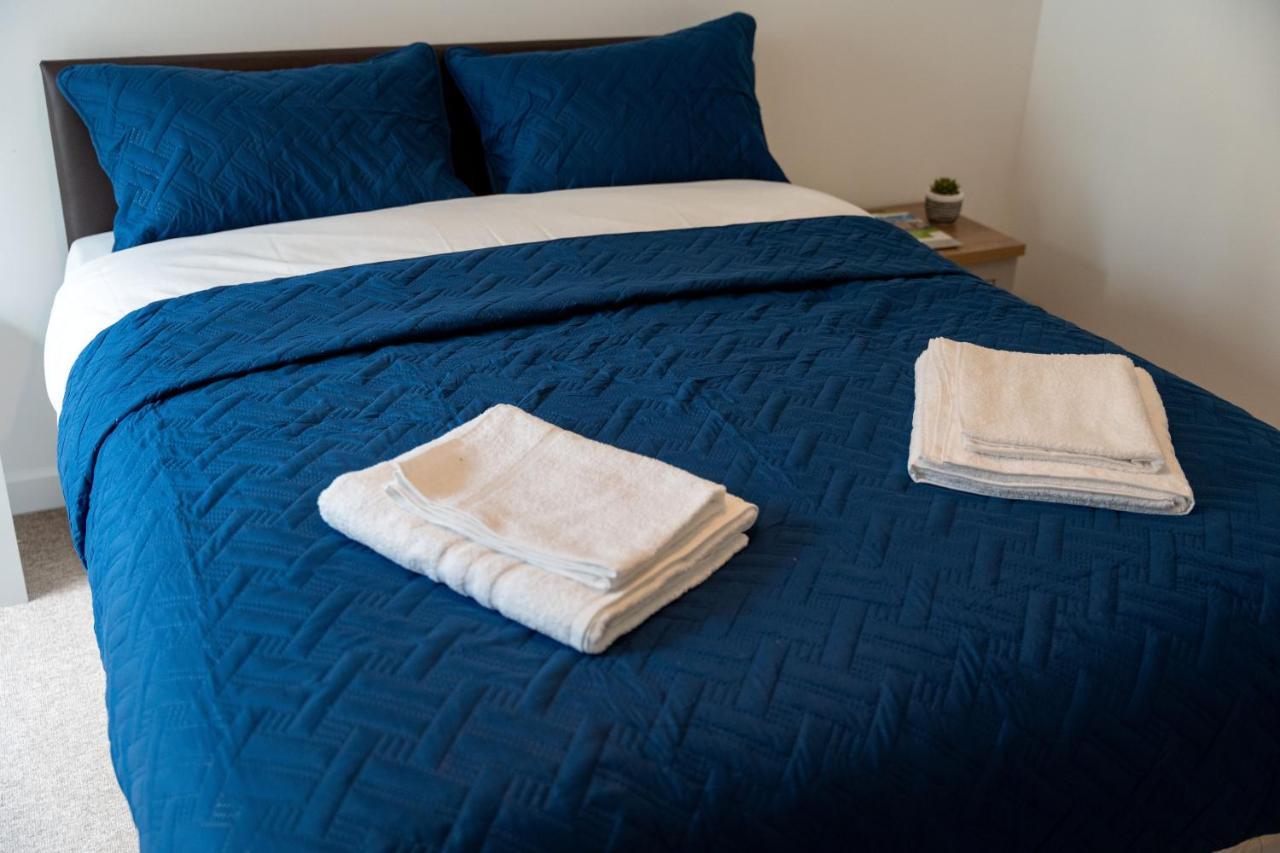 Spacious Apartment In Woking Town Centre エクステリア 写真