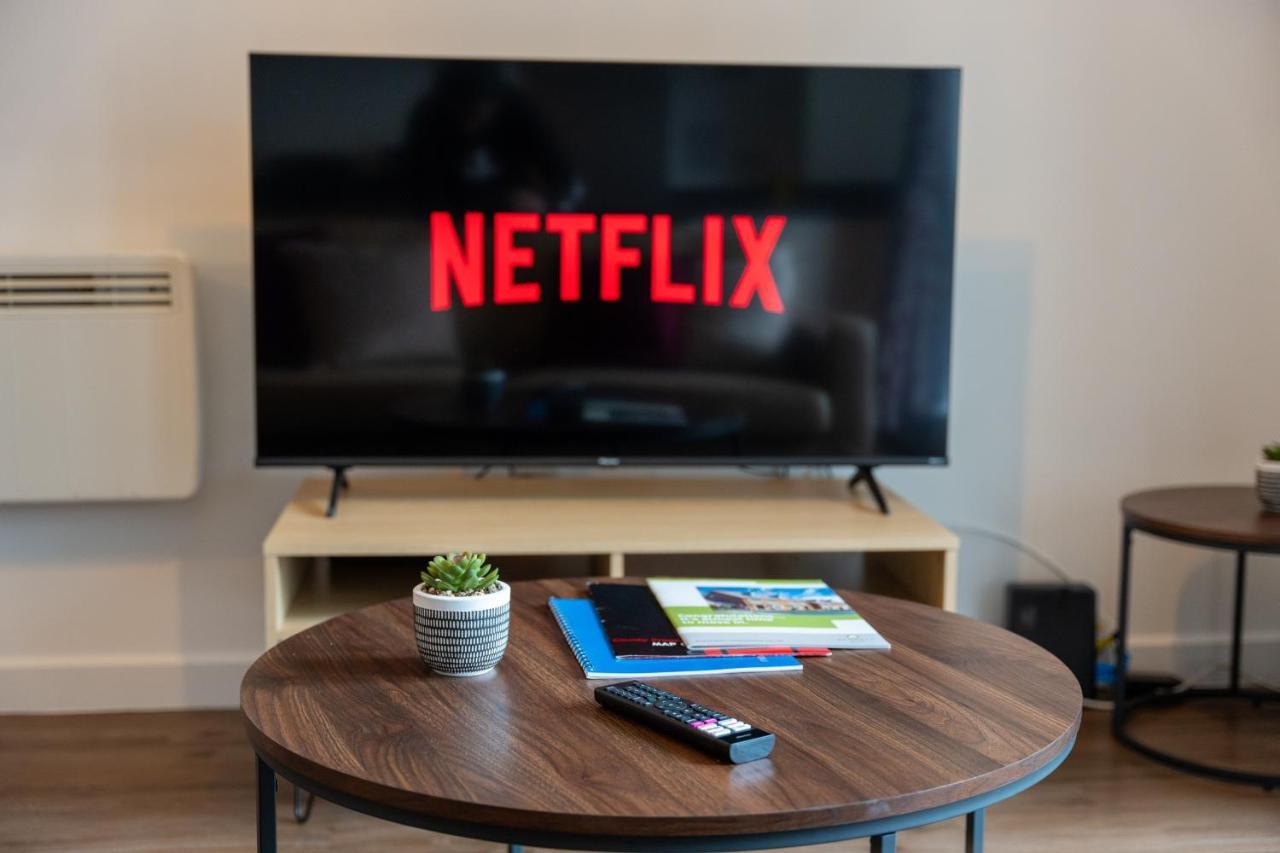 Spacious Apartment In Woking Town Centre エクステリア 写真