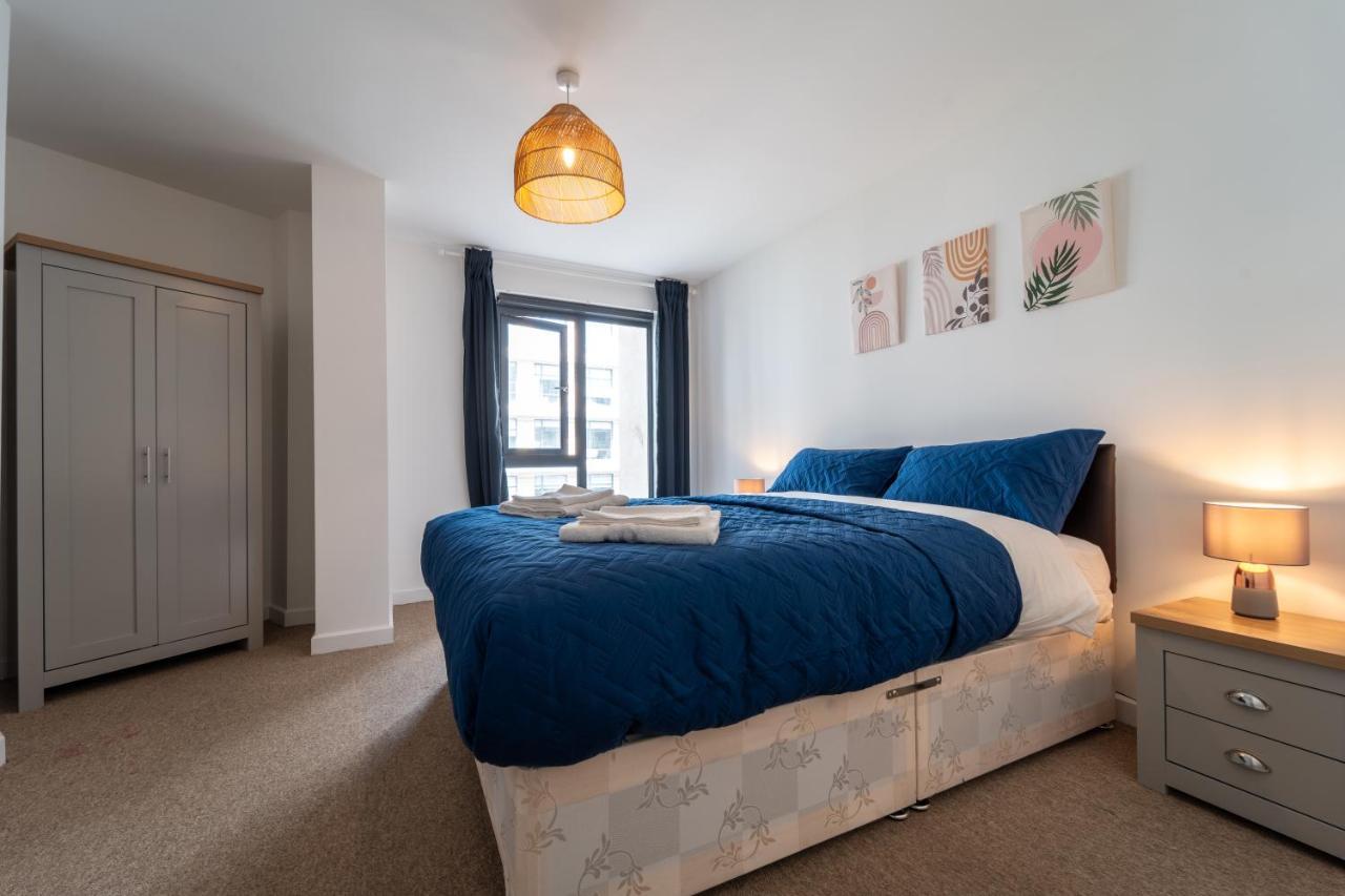 Spacious Apartment In Woking Town Centre エクステリア 写真